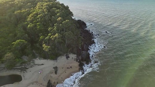Drone Explores Australia's Daintree: World's Oldest Rainforest