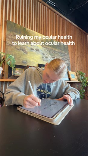 Don’t forget to give your eyes a break from constant near work🤓 #futuredoctor #optometry #ipad #study #nerd