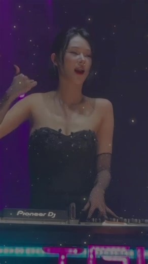 Enjoy the Best Electronic Music Remixes with Headphones