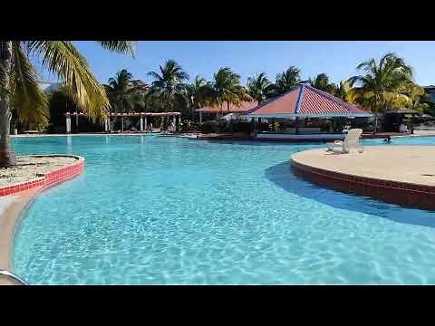 Cuba - Cayo Santa Maria - Memories Paraiso resort walkthrough - beach to pool - 1080p, gimbal
