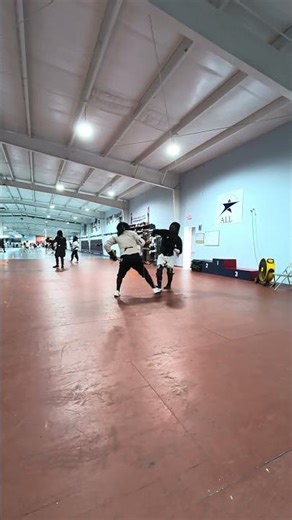 Italian Rapier pass after failing initial attack. #hema #rapier #historicalfencing #rapiermovement