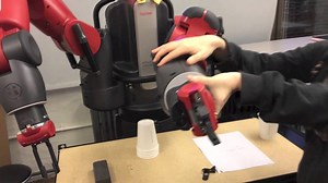 Trying out a Baxter – Rethink Robotics #makerbusiness
