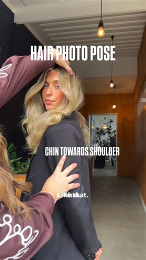 Nicole Healy 🩷 Social Media & Instagram Coach for Hairdressers on Instagram: "HAIR PHOTOGRAPHY TIP 🫶🏻 SAVE THIS ONE Not sure how to pose your client or model ? A go-to pose for my content models is • Have them stand side on • Chin towards their shoulder • Fan the hair around the face so it hugs them • Shoulder slightly tilted down if needed Want to learn more about content creation ? Join me at one of my upcoming classes around Australia with @mukhaircare_professional Drop your location below