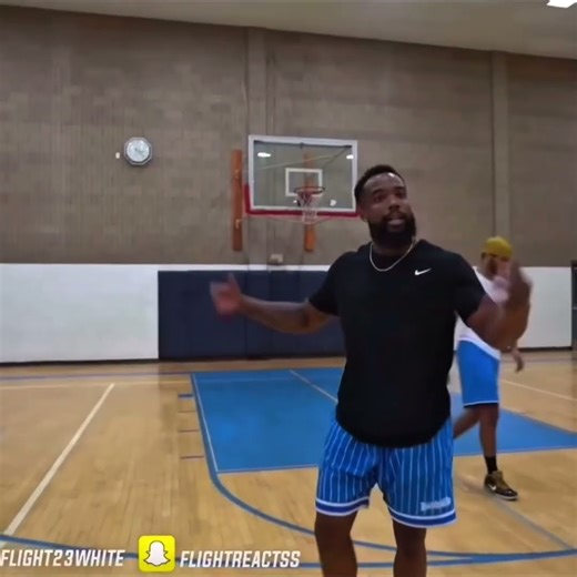 Flight raging😂 #flight #rage #streamers #streamerclips #funny #funnymoments #fyp