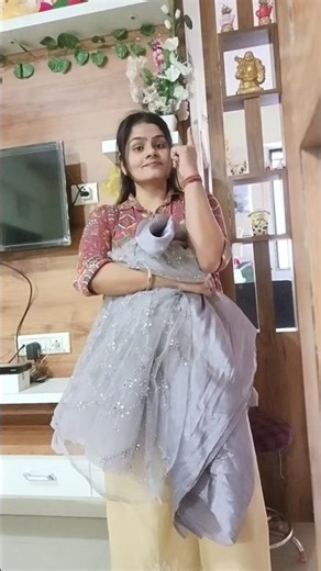 gown cutting kaise karte hai?#trending #youtube#fashion#shorts #short#viral#cuttack#cutta#gown#silai