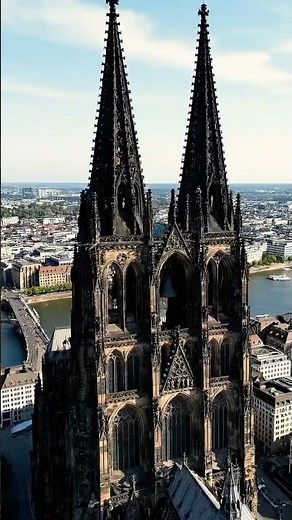 Cologne Cathedral Survived 14 WWII Bombs… Here’s Why It’s Legendary 😱🏰