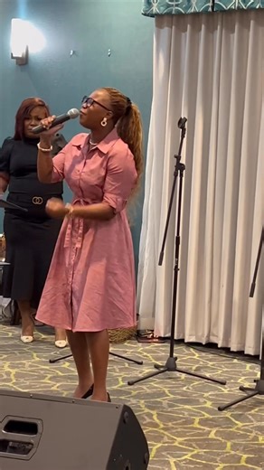 On Assignment this weekend and ended up doing 3 cities in 3 different states in 4 days! The highlight for me was flying down to surprise my Pop, Pastor Larry Miles to play for him in a revival! He had no idea I was coming! It was priceless! #ChiefLevite #JonB #roadmusician #organist @highlight | Jonathan L. Brown