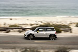 Top Gear pits the all-new MINI Cooper SE against the Honda E