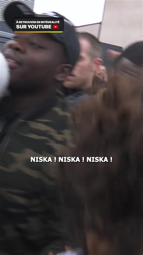 Niska débarque dans un collège et provoque une émeute - Niska | Reportage à retrouver en entier sur YT (lien dans la bio) #musique #reportage #rap #niska | Real Life Portraits