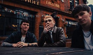 Hollows  hace sonar coros pegajosos y una personalidad propia n el nuevo sencillo Talons