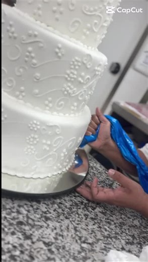 Creative Wedding Cake Decorating Techniques