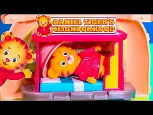 Unboxing Daniel Tiger Bungalow Toys and Play Set