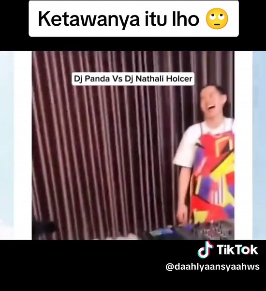 Parodi Hamil: Ketawanya DJ Panda dan Nathalie Holscher