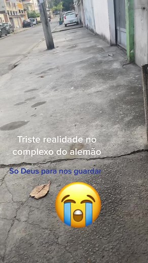 Exploring a Quiet Residential Neighborhood Scene