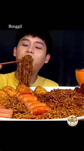 Black Bean Noodles & Chicken Legs 검은콩 국수와 닭다리