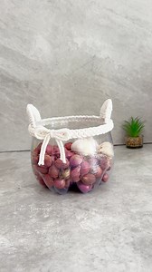 1.3M views · 15K reactions | Cuma di lilit tali doang bisa jd cantik kek gini lo mak, masak iya kalian gak mo ikut bikin  Btw kalau ada info org jual botol le minho kek gini untuk wilayah banjarbaru banjarmasin tolong kasi tau aku yah 﫶 #diy #craft #tutorial #daurulang #botolplastik #idekreatif #samasamabelajar | Lista Tsurayya | Facebook