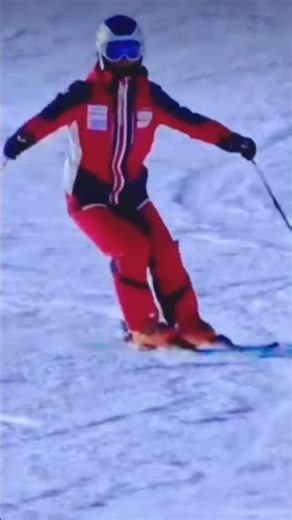Epic Ski Fail 😱 You Won’t Believe This! #shorts #viral #skiing #snow #usa #funny #winter #trending