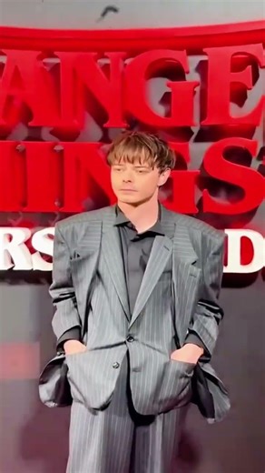 Fans Are Confused 🤯 Why Natalia Dyer Doesn’t React to Charlie Sheen’s Young Son