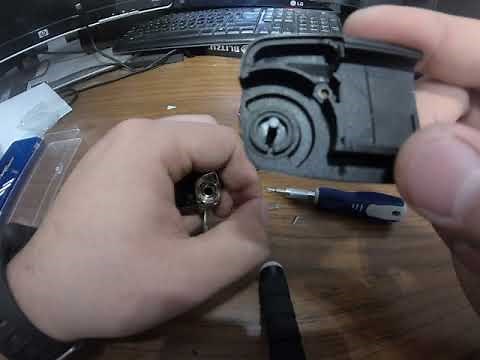 Replacing Pontiac G8 key fob housing (Part 1)