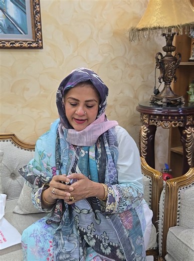 Helena Jahangir Unboxing Beautiful Items