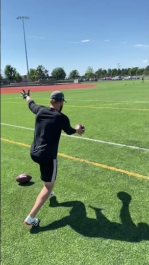 #NFL Punter in Slow-Motion