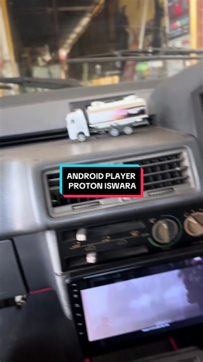 Pemasangan android player untuk proton iswara ✨ jange laaa keto baru ko lamo ko buleh paka blako dehhhh 😙 nok dgn tokse jah katooo 🤭 berminat buleh walkin terus dehh 🥰 #pasirmaskelantan❤️ #limbrothersaccessories #fyppppppppppppppppppppp