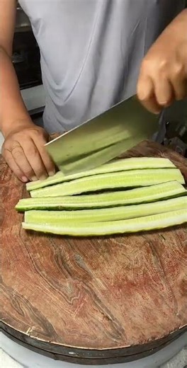 # Cucumber cutting method