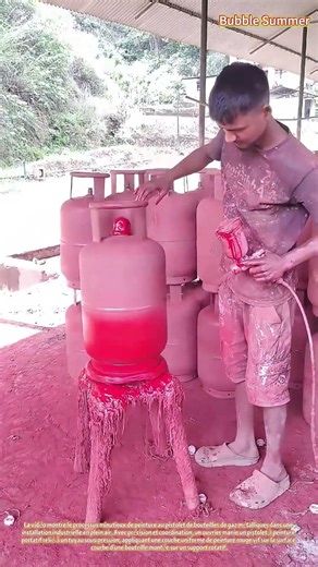 Finition industrielle : application d'un revêtement protecteur sur des bouteilles de gaz