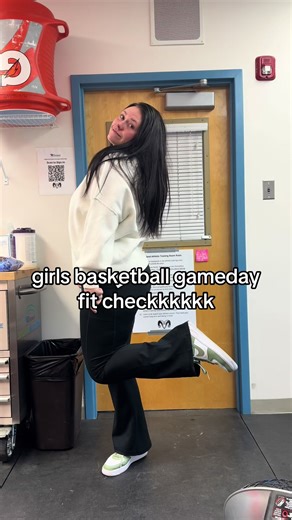 My coaches have been all about sweaters/black pants this season so I’m jumping on board. Yes Karen, that’s right, I’m an AT not wearing khakis🤪💅🏽 #athletictrainer #basketball #gameday #ootd #creatorsearchinsights