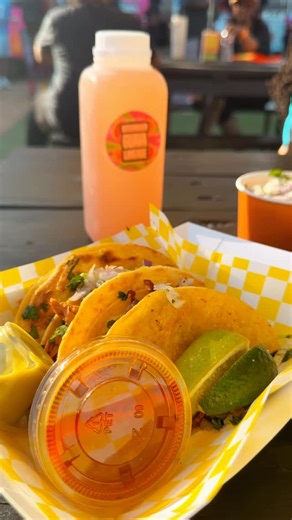 Ry on Instagram: "@veganeatsandbeats x @thebirriaqueen was EVERYTHING on February 8 😭🔥 All-vegan food that had me questioning life because ain’t no way this much flavor is plant-based. 100000/10 stop playing. At Birria Queen (Vegan Menu) 🌮🌽🍹 Jackfruit tacos, oyster mushroom tacos, elote, and a guava watermelon limeade that was hitting like a summer daydream. Flavor on flavor on flavor… I truly cannot believe this was vegan. @taylormadefarmtx 1000000/10 EASY. The cinnamon roll was warm, fres