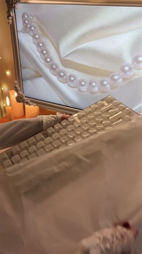 finally have the keyboard of my dreams, and she looks even better in person ࿐ featuring the jade 75 by @KiiBOOM #asmr #coquette #setupinspo #keyboardasmr #girlykeyboard