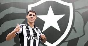 "Sei que gostam muito do Loco Abreu", destaca novo reforço do Botafogo