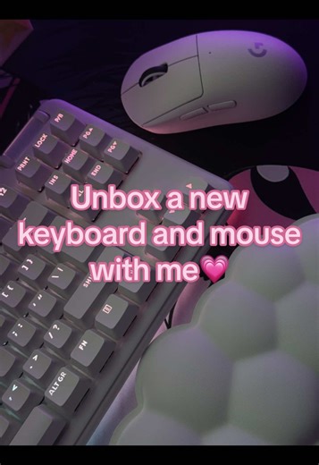 Unboxing the Logitech G713 Keyboard and G Pro X Superlight Mouse