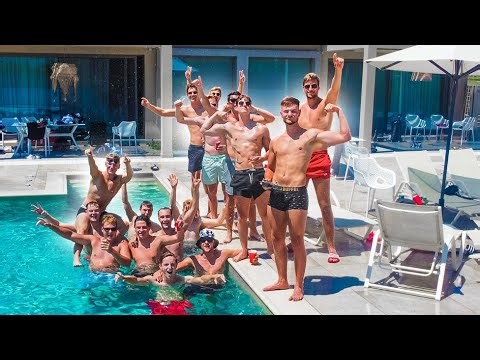 MET 16 MAN DUBBELE VILLA GEBOEKT OP ZAKYNTHOS!
