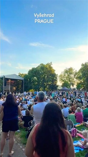 Thousands Gather for Dvořák in Prague 🎻