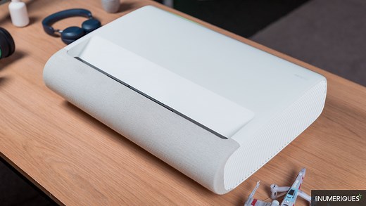 Test Samsung The Premiere 9 (LPU9D) : un vidéoprojecteur ultra courte focale 4K trilaser pour un véritable cinéma à la maison
