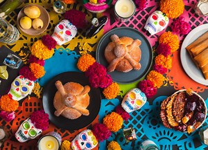Paso a paso: Cómo poner un altar de muertos para honrar a tus seres queridos