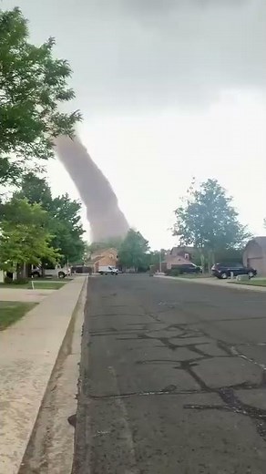 Sirens Blare as Tornado Towers Over Colorado Neighbourhood