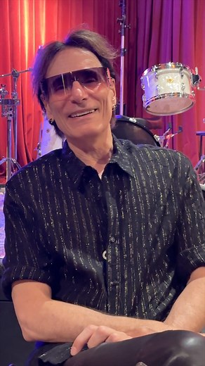 Steve Vai on King Crimson's "The Sheltering Sky" performed by BEAT and available on our debut LIVE album. Listen now wherever you stream music!!! https://beatband.lnk.to/Live-Album ADRIAN BELEW STEVE VAI TONY LEVIN DANNY CAREY Produced by Scrote Mixed by Bob Clearmountain Mastered by Emily Lazar at The Lodge Interview filmed by A.J. Chippero AN ANGELO BUNDINI / MILES COPELAND PRODUCTION #beat #live #InsideOutMusic #kingcrimson #adrianbelew #stevevai #tonylevin #dannycarey | BEAT tour