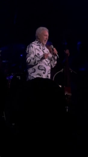 Tom Jones - What’s New Pussycat? #tomjones #sirtomjones #concerts #legend #legendary #legendaryconcerts | Legendary Concerts