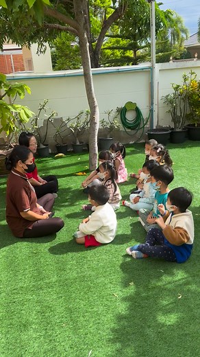 Kids sing songs with actions together with their friends. @ [793495756144112:49210:@แฟนตัวยง] | Kids Dee House Nursery - คิดส์ดีเฮ้าส์เนอสเซอรี่ 2 ภาษา | Facebook