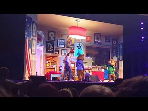 Alvin and the Chipmunks live show part 2.