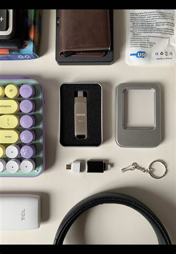 Essential Dual USB Flash Drive for Content Creators