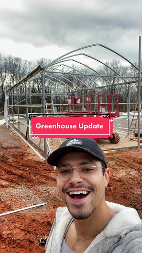 #Greenhouse #building update! We’re putting up baby’s dream greenhouses @redleafexotics