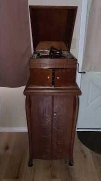 Victor Talking Machine Phonograph VV-V1a ~ 1917 - Quart Sawn Oak