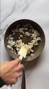 Spaghetti Squash Pizza Bowls: I love spaghetti squash but sometimes it needs a little help for the