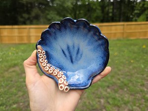 Ceramic Octopus Tentacle Shell Bowl - Octopus Lover, Beach House Decor, Unique Gifts for Her, Sushi Plate, Ocean Inspired Soap Dish - Etsy