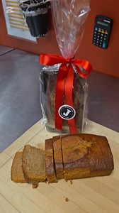 Le meilleur pain d'épices de votre vie! Savoureux et tendre comme le coeur de votre maman ! Avec du beurre, du fois gras ou tout simplement comme çà avec du café... Il est extraordinaire ! Merci au séduisant chef Ludwig ! | Jeff le boulanger