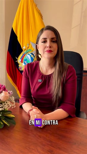 🛑 LA ASAMBLEA NACIONAL ME VOLVIÓ A SANCIONAR 🛑 Denuncio el acoso político y mediático orquestado por Daniel Noboa para intentar silenciarme, una persecución que ha cruzado un límite inaceptable al involucrar a mi hijo y a mi familia. Esta nueva sanción confirma el patrón sistemático de persecución política de este gobierno, ya que fui sancionada nuevamente con 31 días por exponer los presuntos vínculos de la asambleísta Mishel Mancheno y su esposo Álvaro Guivernau, presidente de Noboa Trading,