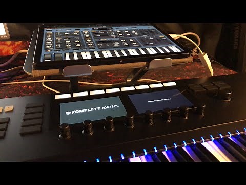 Komplete Kontrol S49/61/88 Keyboard - How To Use With Your iPad or iPhone